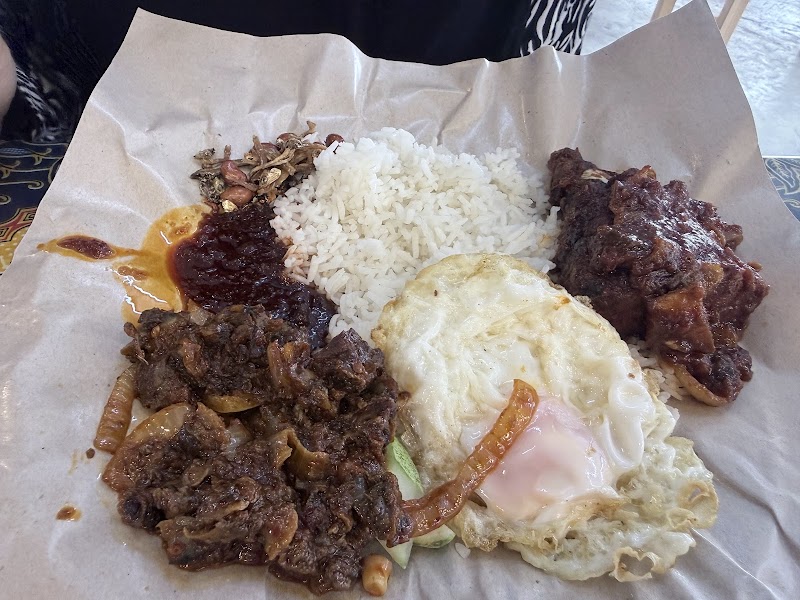 NASI LEMAK BESERAH (DATARAN SEKILAU)