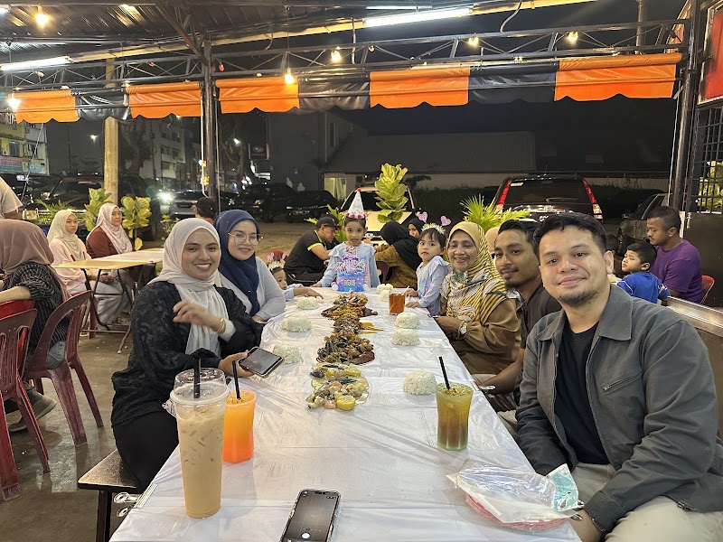 Warung Mazenah