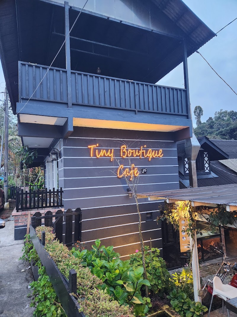 Tiny Boutique Cafe