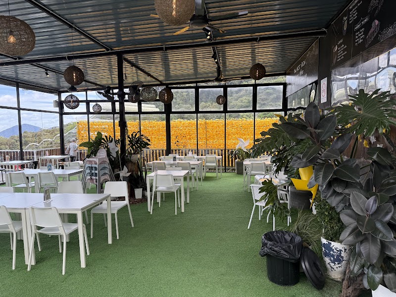 The Views Cafe@CH Flora Park