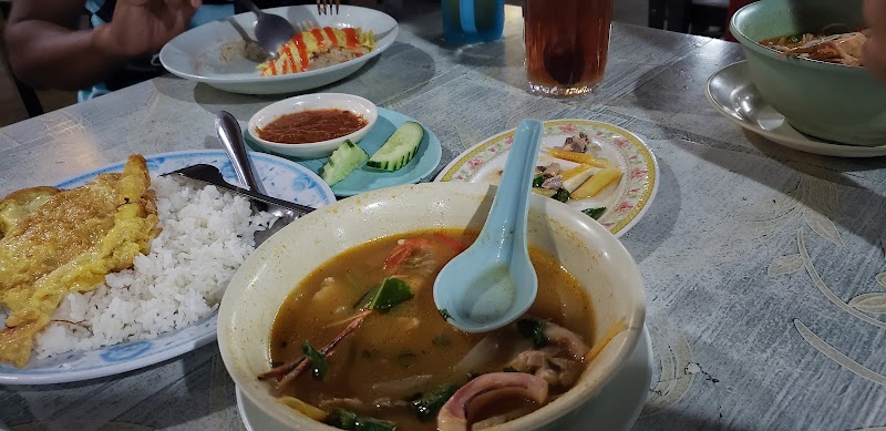Famous Seafood/ Nabilah Tomyam