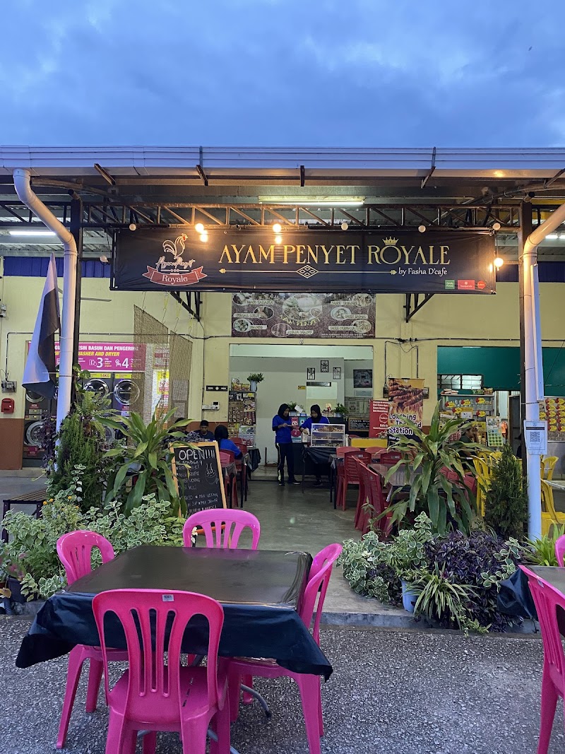 Ayam Penyet Royale by Fasha D’ Cafe