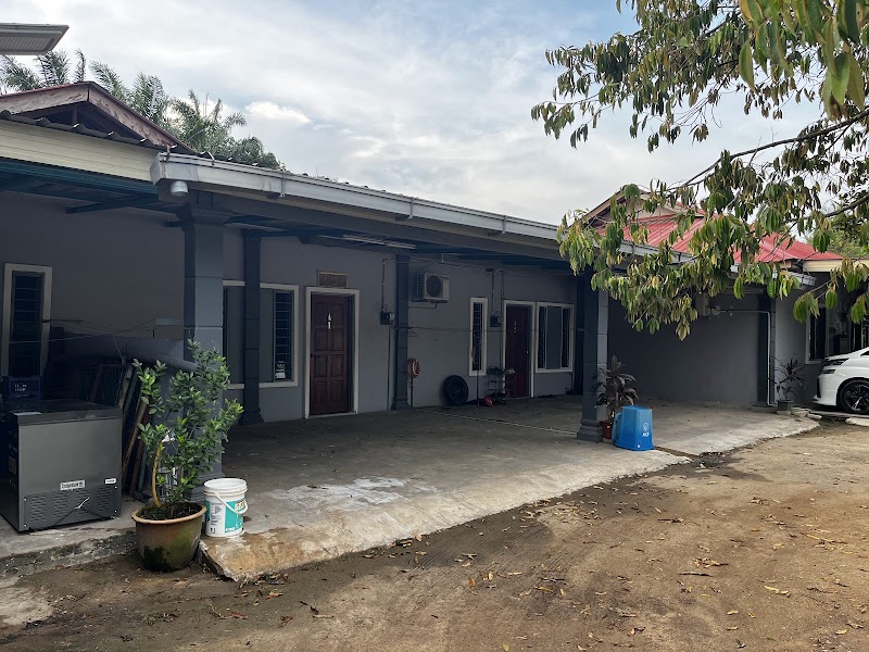 HOMESTAY & KOLAM MANDI KG.LUIT, MARAN