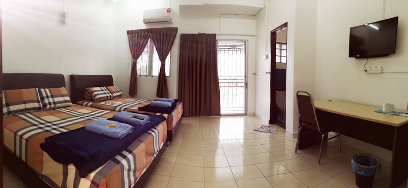 RUMAH TAMU TRIANG/BERA (HOMESTAY)